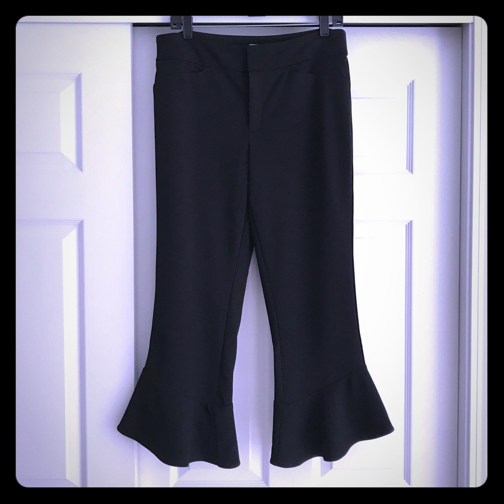 Bar III Black cropped black flare detailed bottoms